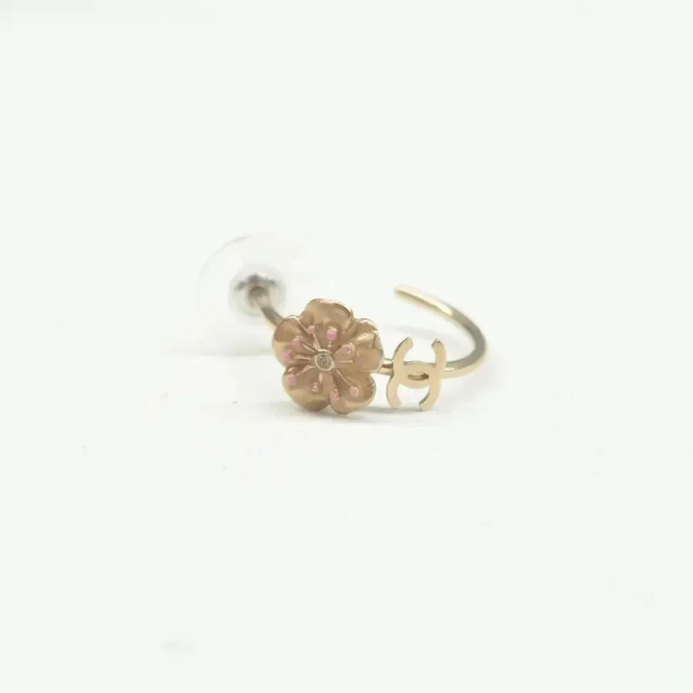 100% Authentic Chanel Flower CC Gold Metal Earrings 605-092924